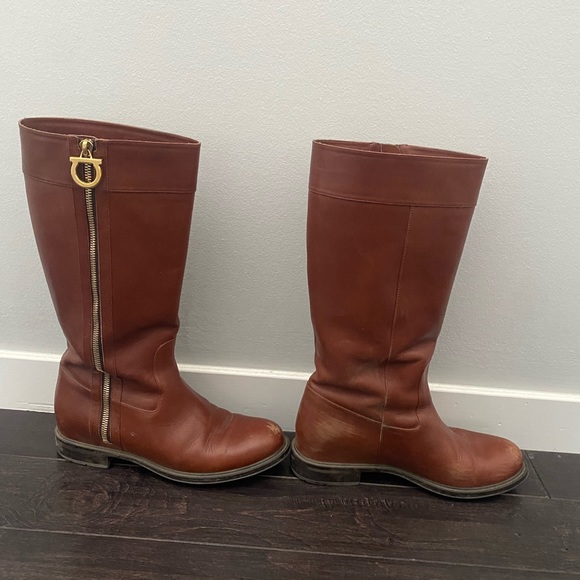 SALVATORE FERRAGAMO boots - Picture 2 of 5